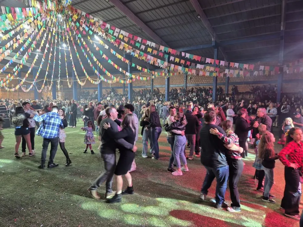 Festa Junina movimenta Derrubadas com atrações culturais e grande público