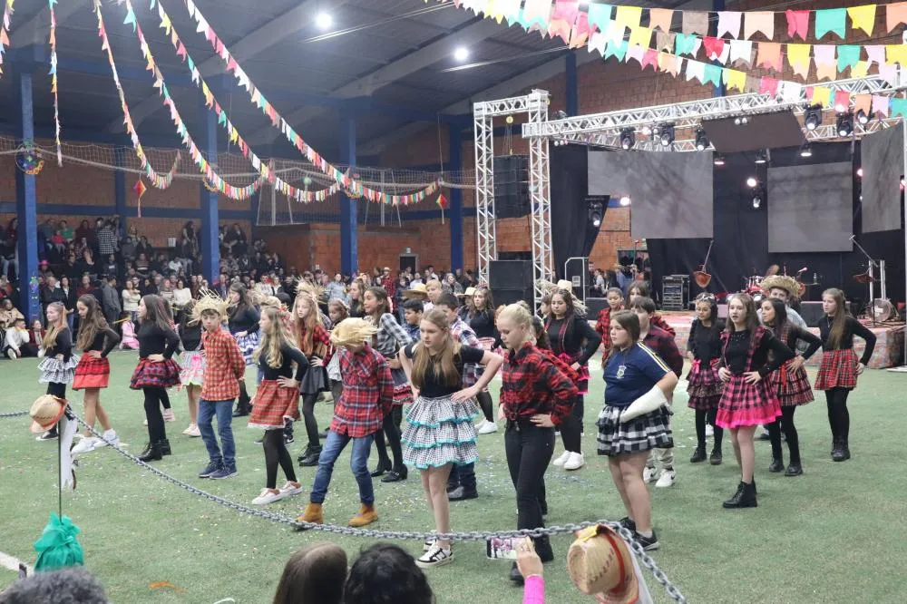 Festa Junina movimenta Derrubadas com atrações culturais e grande público