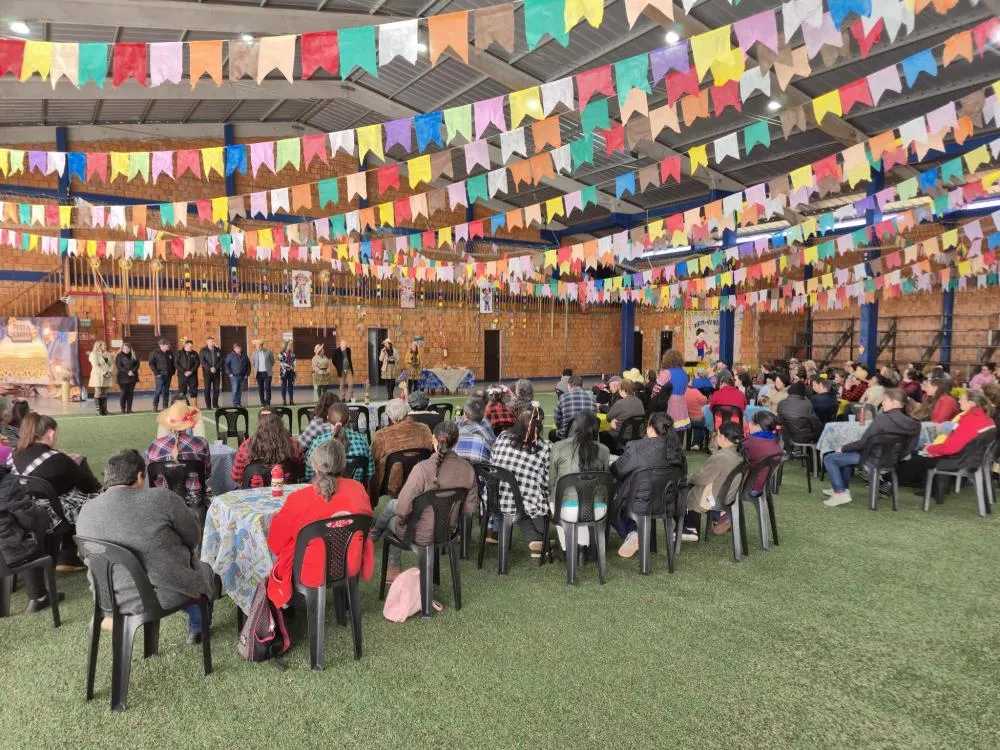 CRAS de Derrubadas promove integração com festa junina para grupos acompanhados pela assistência social