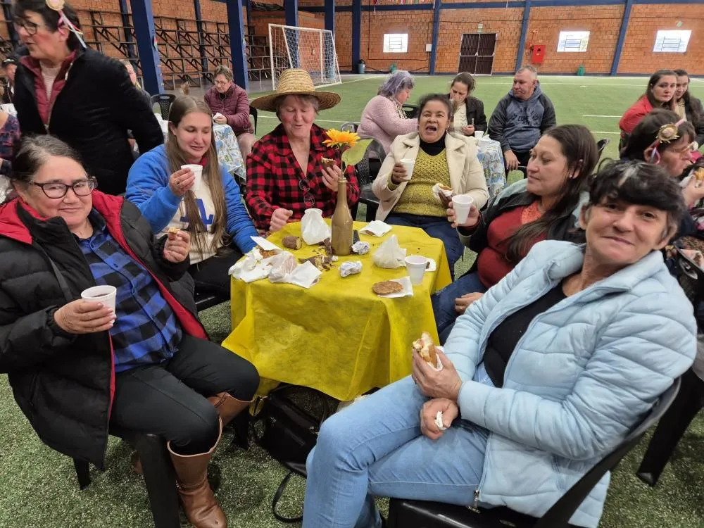 CRAS de Derrubadas promove integração com festa junina para grupos acompanhados pela assistência social