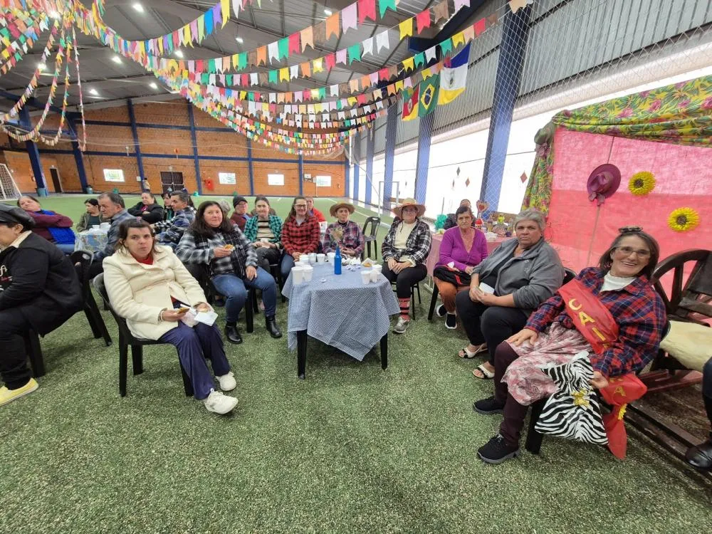 CRAS de Derrubadas promove integração com festa junina para grupos acompanhados pela assistência social