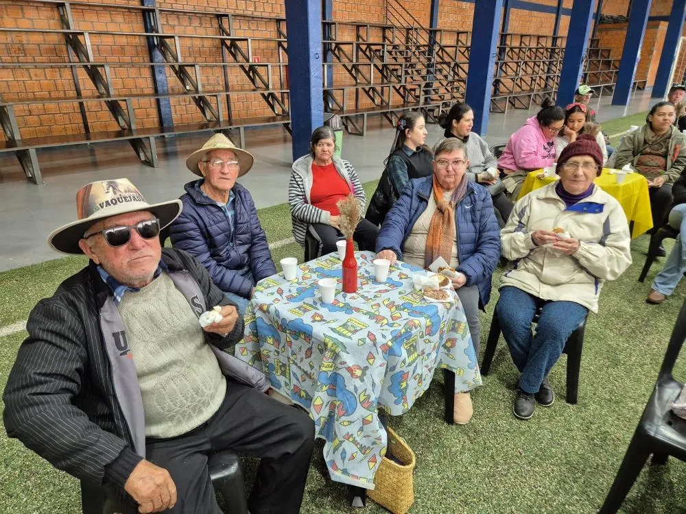 CRAS de Derrubadas promove integração com festa junina para grupos acompanhados pela assistência social