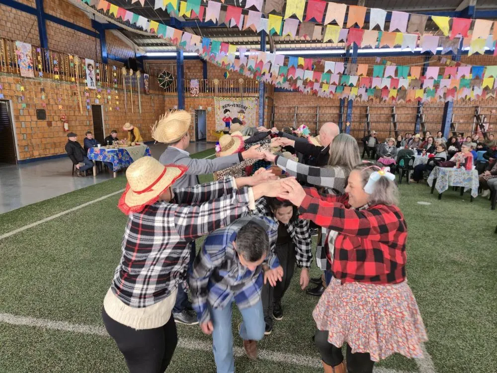 CRAS de Derrubadas promove integração com festa junina para grupos acompanhados pela assistência social