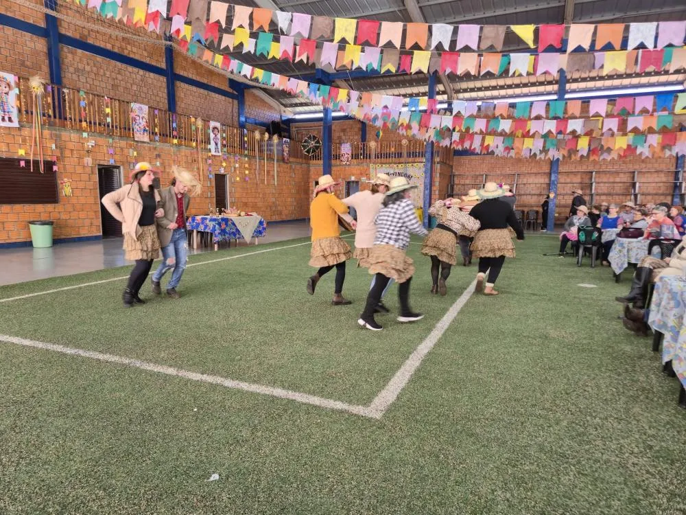 CRAS de Derrubadas promove integração com festa junina para grupos acompanhados pela assistência social