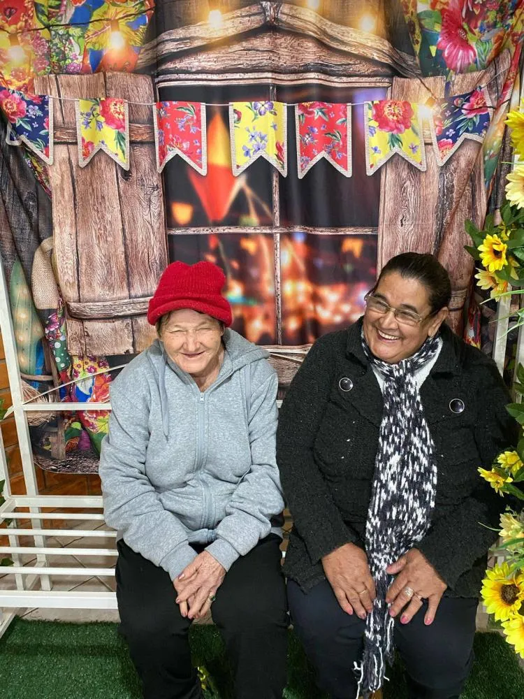 Grupo Reviver celebra São João com alegria 