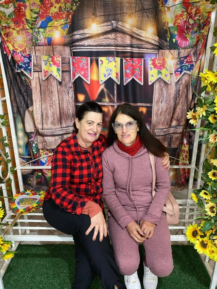 Grupo Reviver celebra São João com alegria 