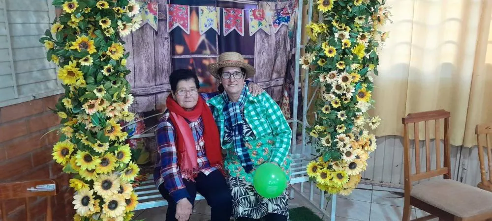 Grupo Reviver celebra São João com alegria 