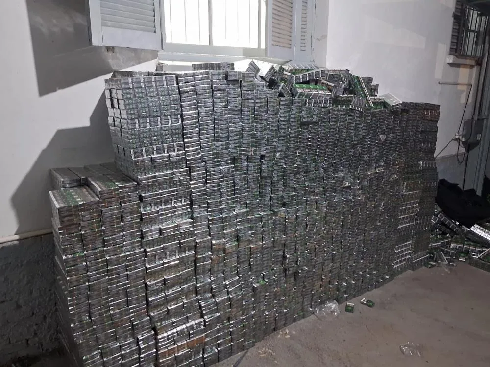 Brigada Militar e Polícia Civil apreendem carga de cigarros e recuperam veículo em Crissiumal