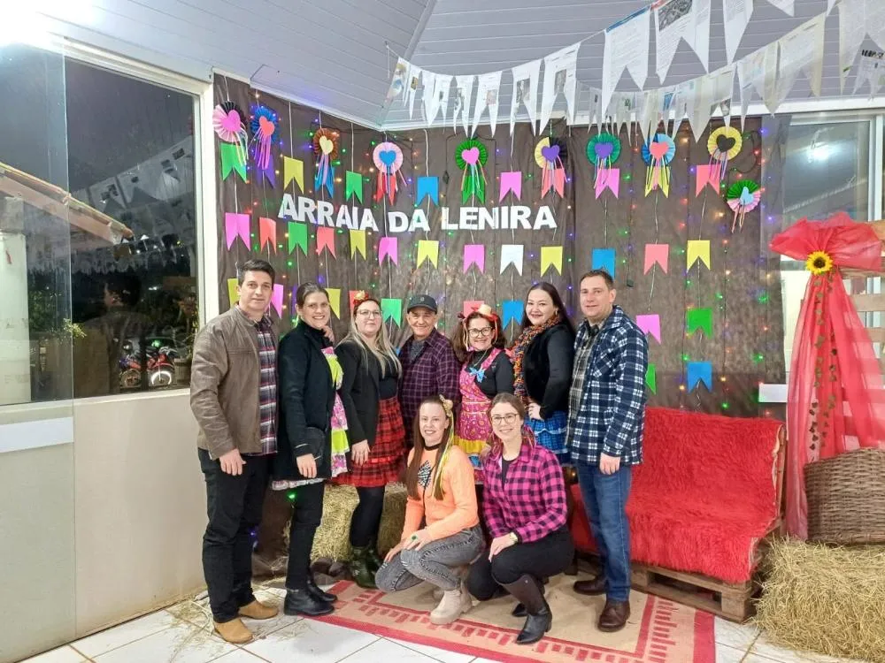 Festa Junina da Escola Lenira encanta com apresentações, comidas típicas e tradição