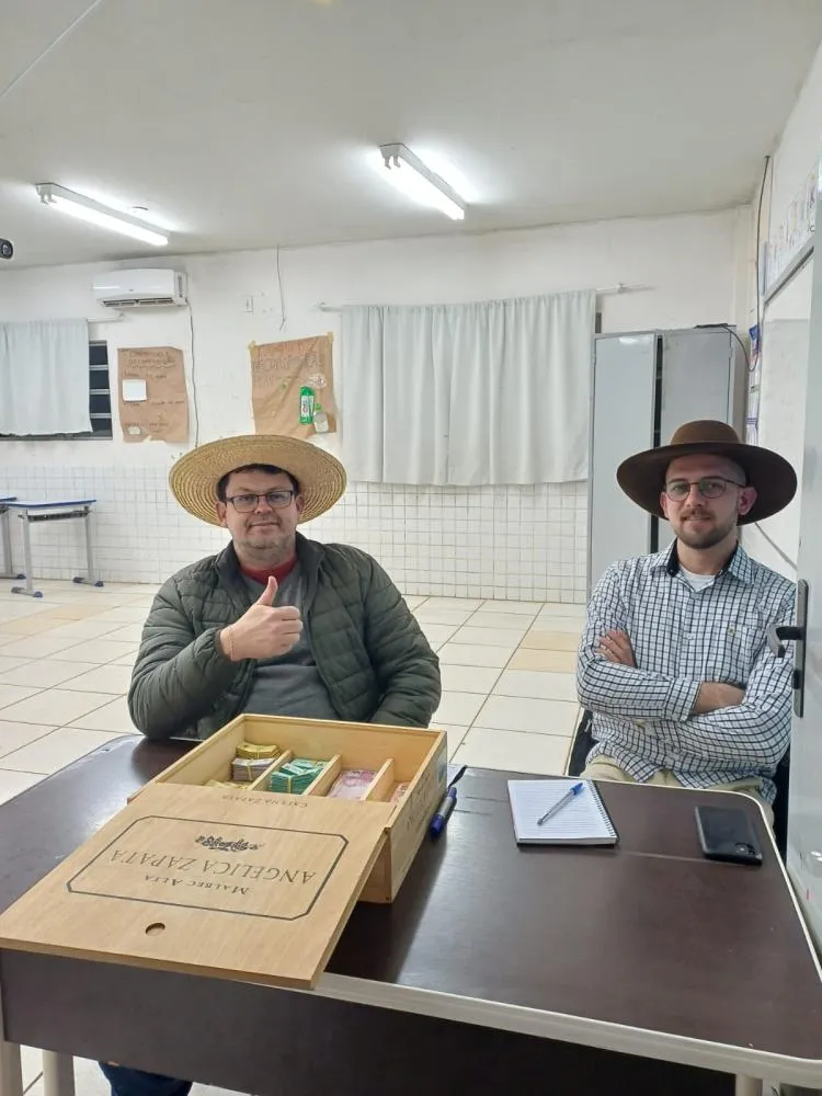 Festa Junina da Escola Lenira encanta com apresentações, comidas típicas e tradição
