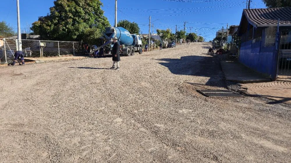 Infraestrutura urbana ganha reforço com pavimentação de ruas no Bairro Operário