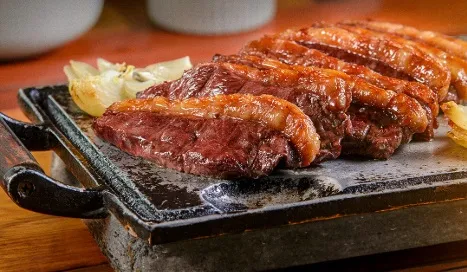 Império Gastrobar: boa música, drinks especiais e sabores marcantes em Tenente Portela