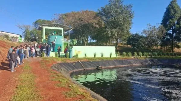 Alunos do Pontão dos Buenos conhecem estrutura do CIGRES em Seberi