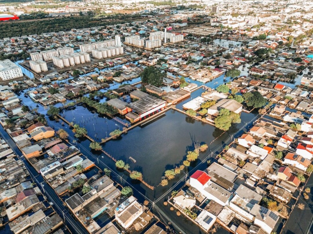 A Escola Municipal de Ensino Fundamental João Goulart, no Sarandi, permanece completamente inundada. Foto: Divulgação