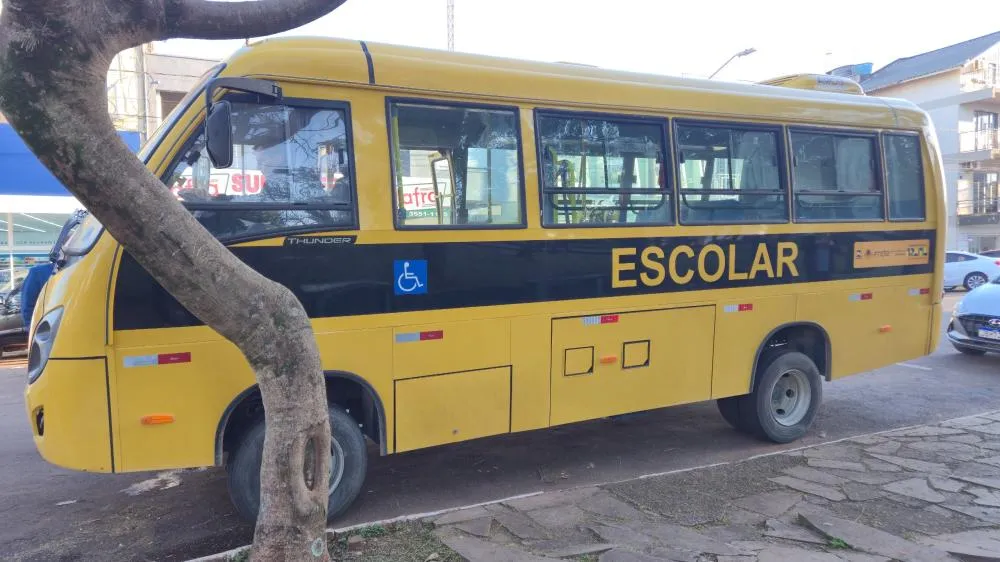 Prefeitura reforça transporte escolar com segundo ônibus em uma semana