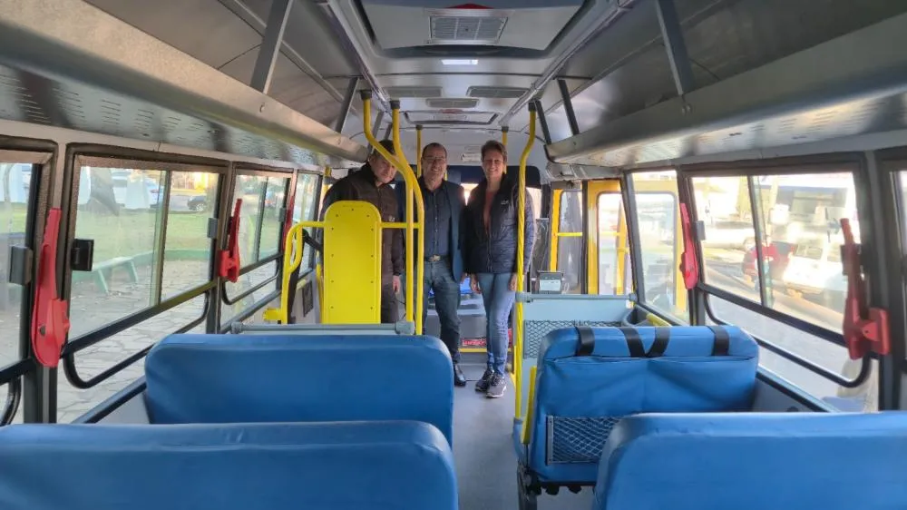Prefeitura reforça transporte escolar com segundo ônibus em uma semana