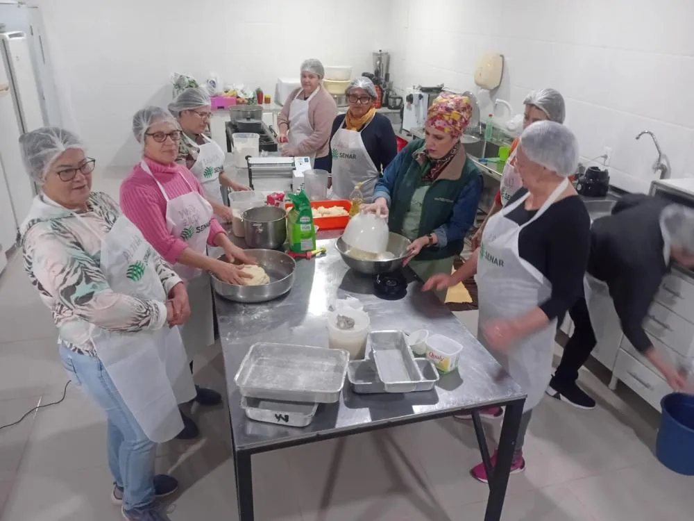 Curso de culinária com mandioca valoriza alimento regional 