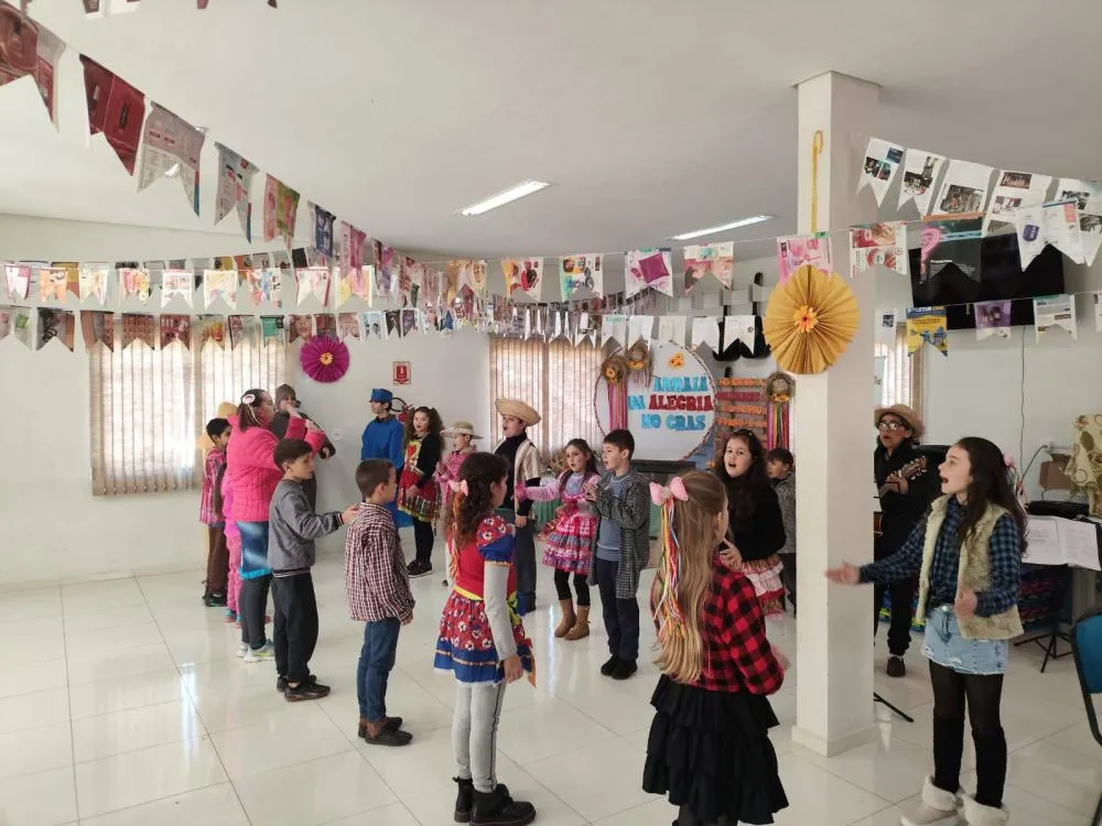 “Arraiá da Alegria” do CRAS reúne comunidade em festa inclusiva