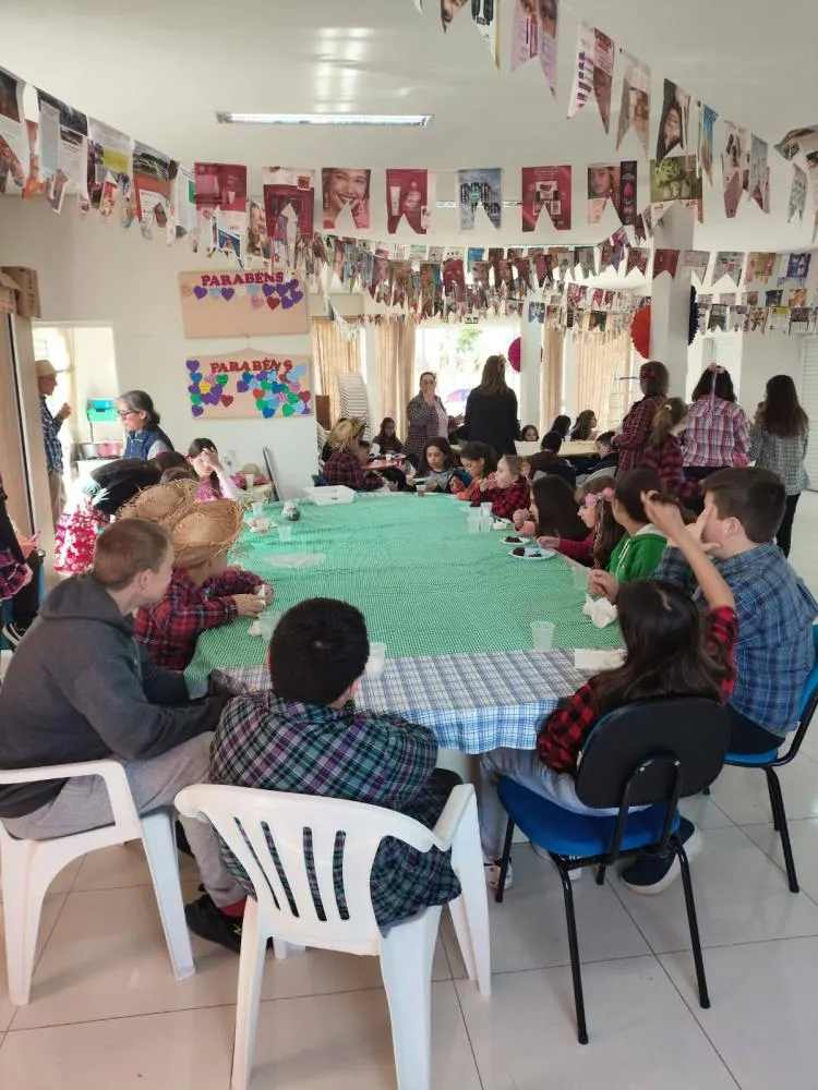 “Arraiá da Alegria” do CRAS reúne comunidade em festa inclusiva