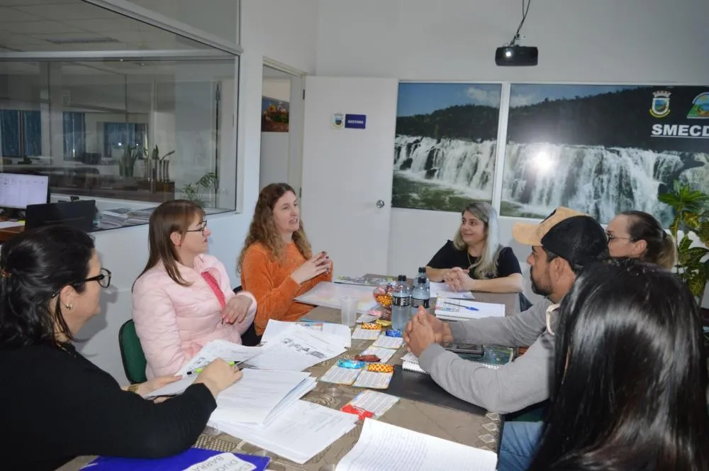 SMECD promove encontros com professores do 1º ao 9º ano para fortalecer práticas pedagógicas