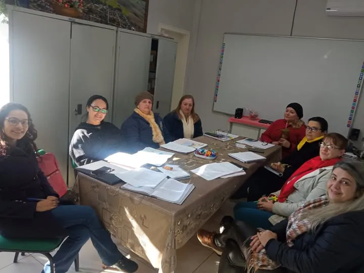 SMECD promove encontros com professores do 1º ao 9º ano para fortalecer práticas pedagógicas