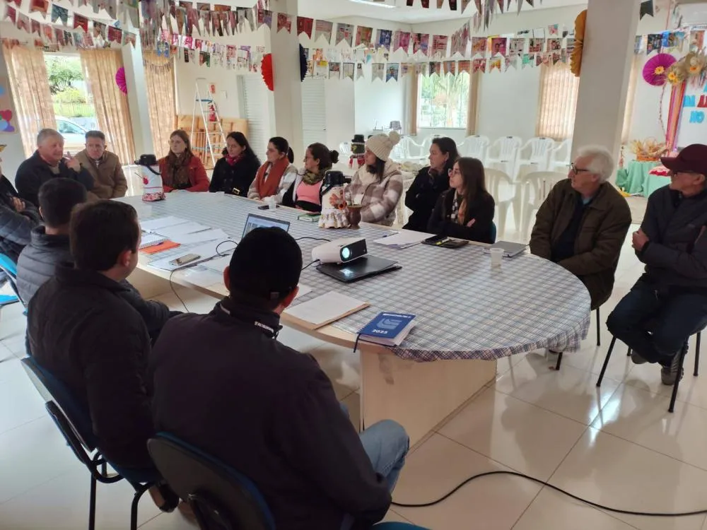 Atividades sociais e obra do Centro de Convivência são debatidas em reunião do Conselho