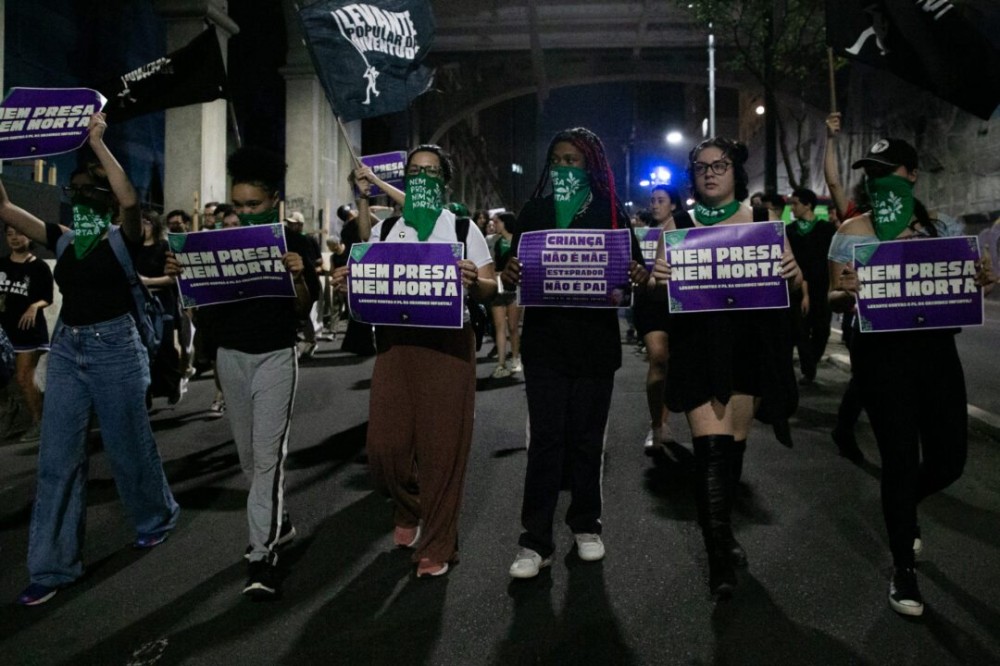Ato contra o PL 1904 em Porto Alegre. Foto: Isabelle Rieger/Sul21