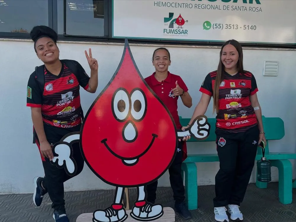 Atletas do Flamengo de São Pedro realizam doação de sangue no Hemocentro de Santa Rosa