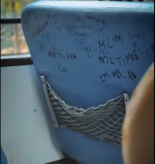Ônibus escolar é depredado e prejuízo recai sobre a comunidade