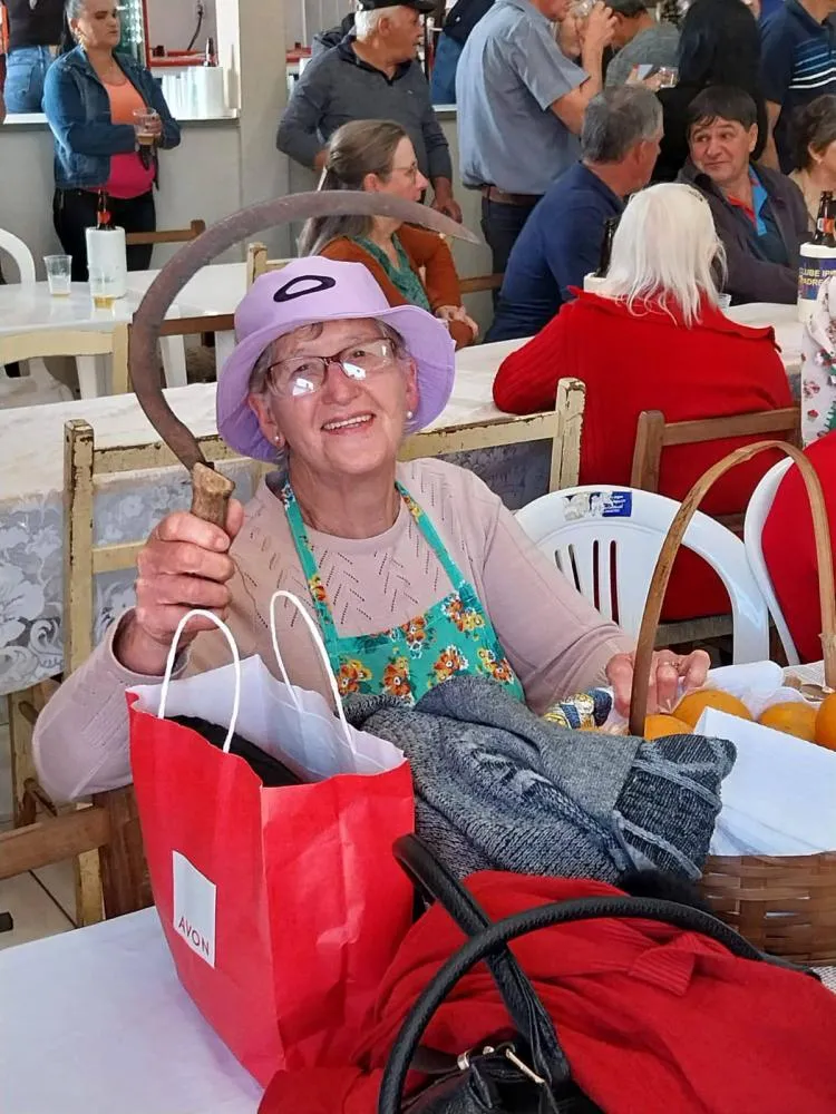 Grupo Reviver recebe prêmio de caracterização em Padre Gonzales