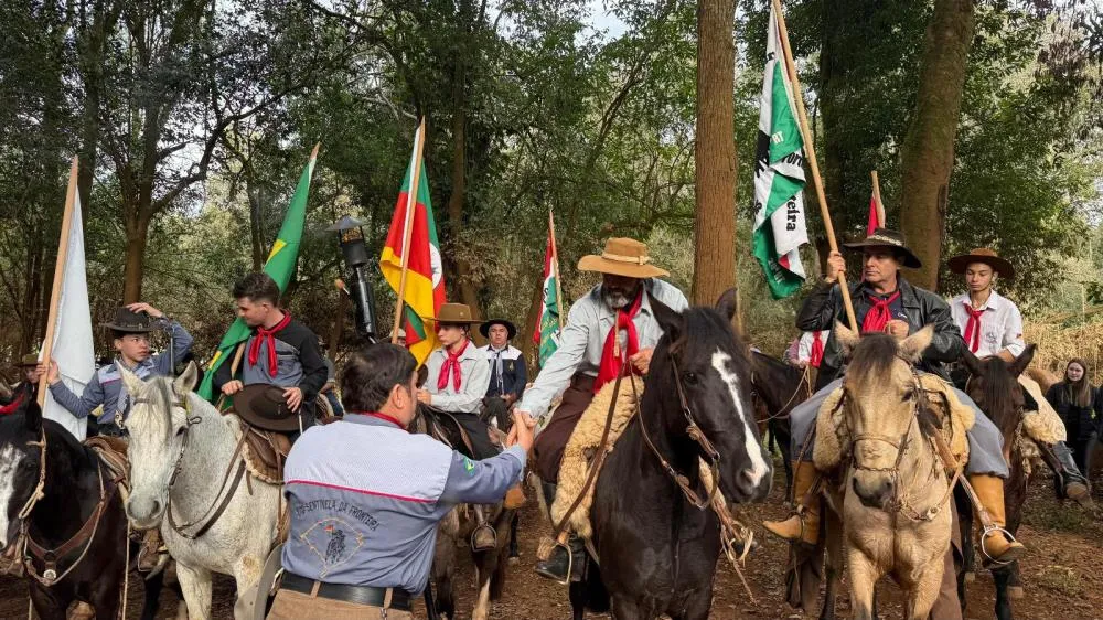 Três municípios recebem cavalgada em homenagem ao Tenente Portela Fagundes