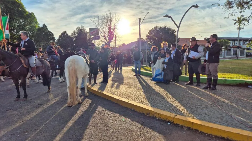 Três municípios recebem cavalgada em homenagem ao Tenente Portela Fagundes