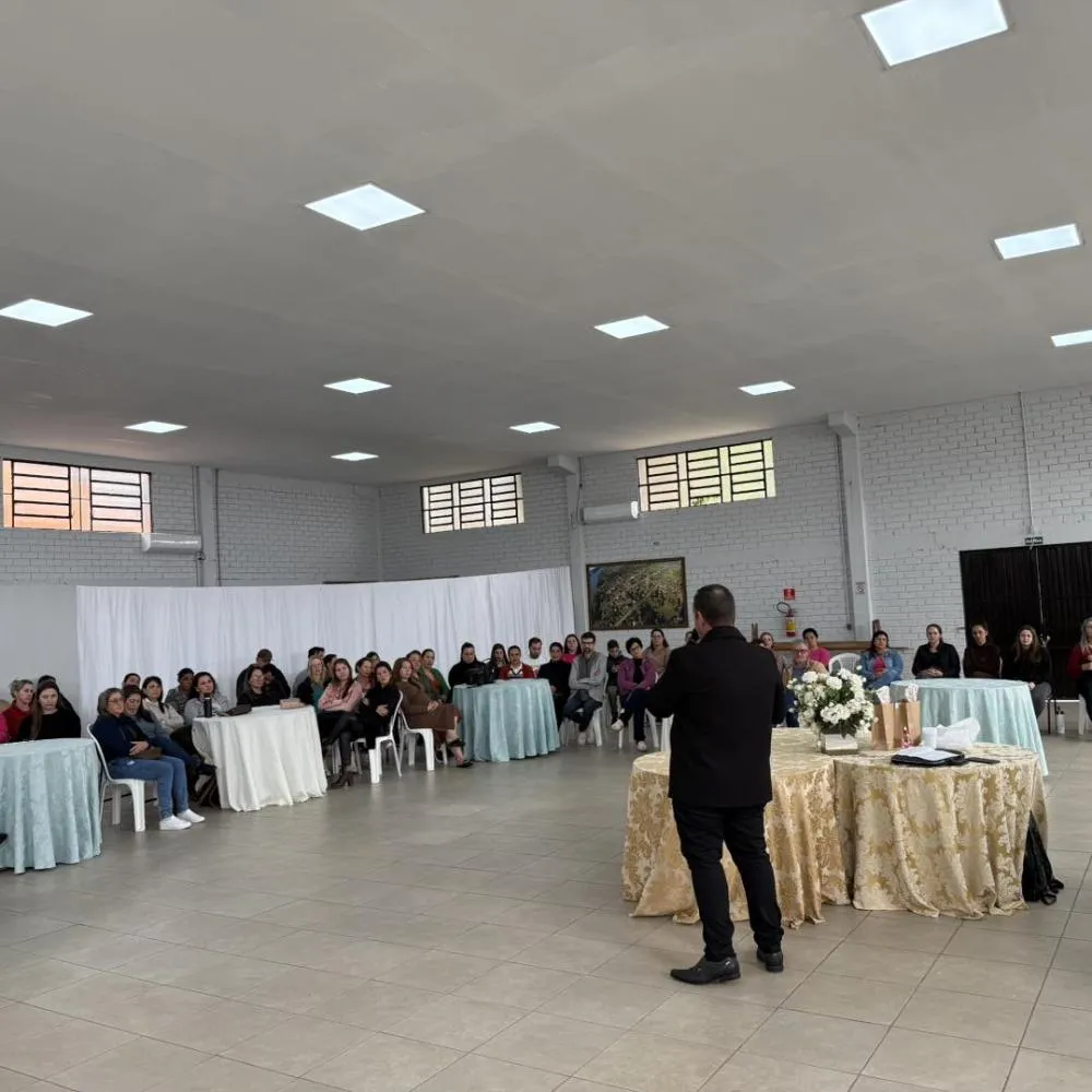 Formação pedagógica abre segundo semestre letivo