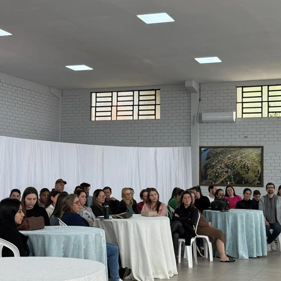 Formação pedagógica abre segundo semestre letivo