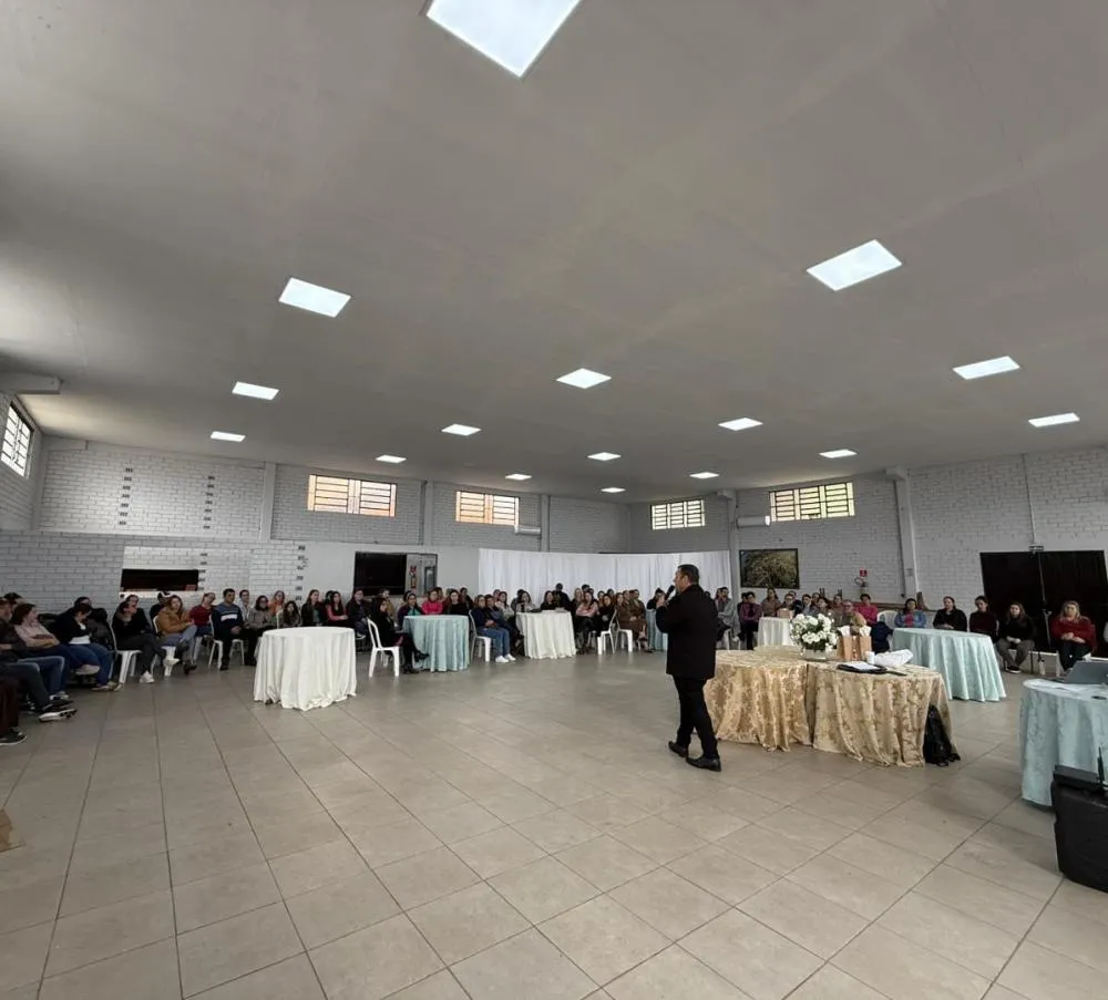 Formação pedagógica abre segundo semestre letivo