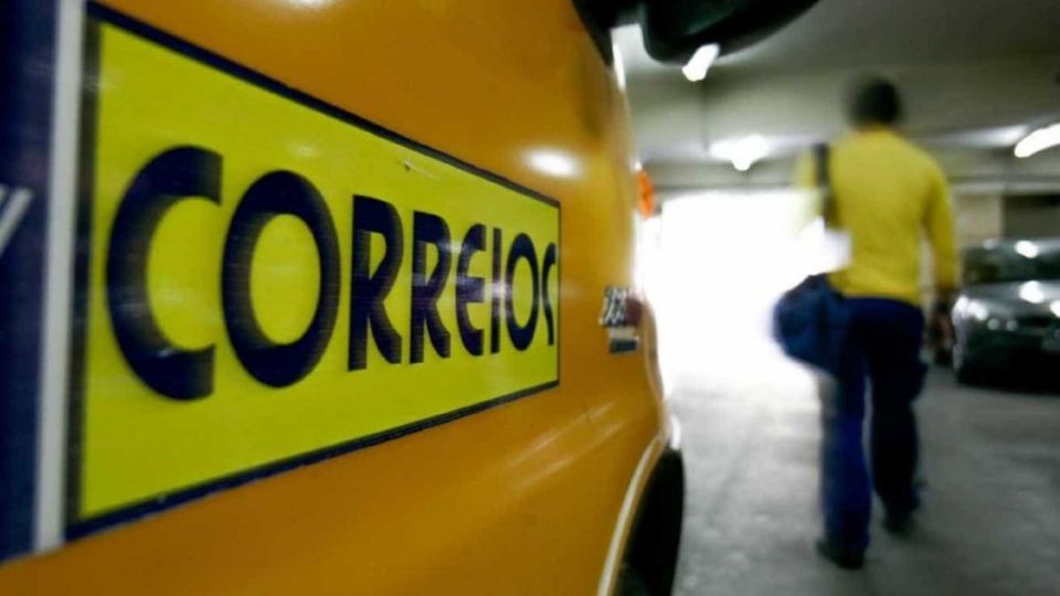 O governo Bolsonaro entregou ao Congresso em 2021 um modelo de privatização que previa a venda de 100% da estatal; foi 100% cancelado