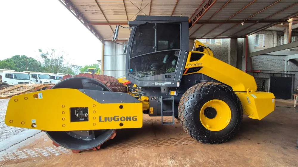 Prefeitura investe em equipamentos para melhorar estradas e apoio à agricultura