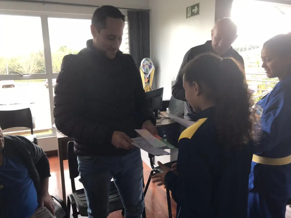 Apresentações e mensagens marcam homenagem do CRAS ao Dia dos Pais
