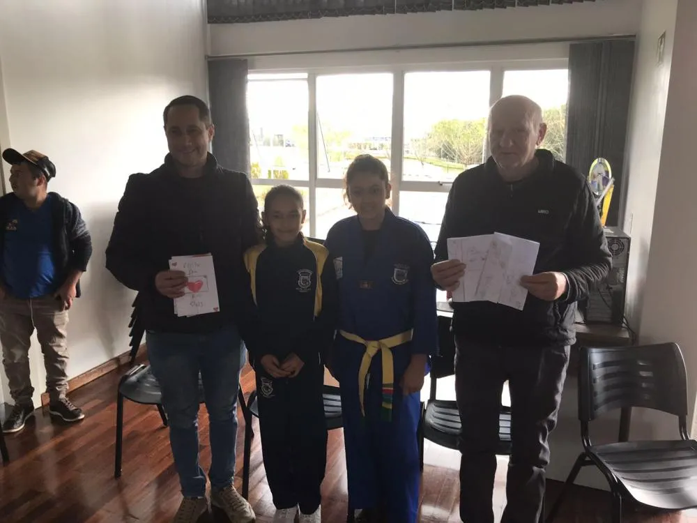Apresentações e mensagens marcam homenagem do CRAS ao Dia dos Pais