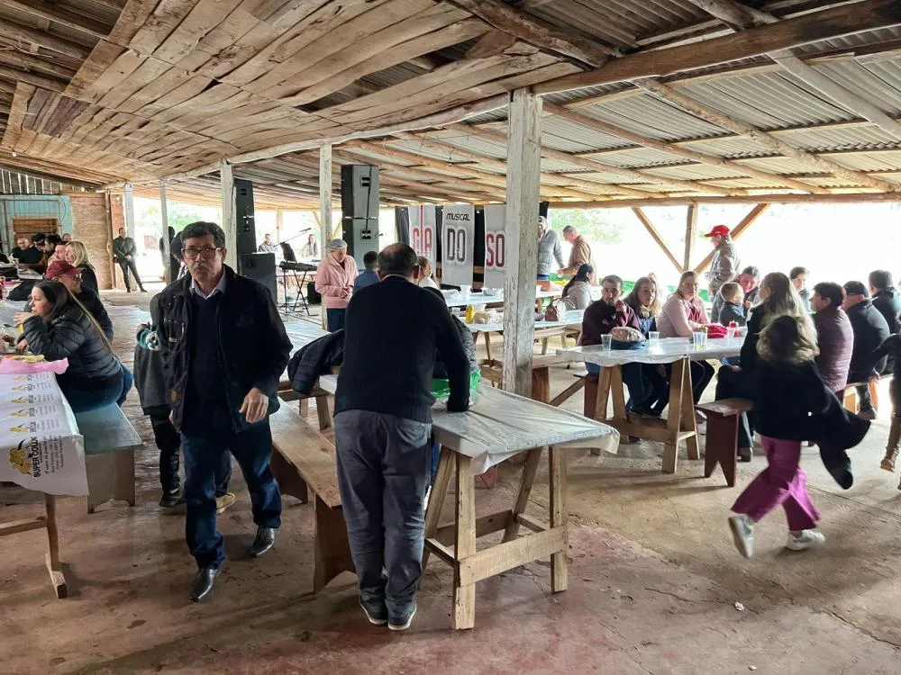 Escola Assis Brasil celebra integração com tradicional Festa da Família
