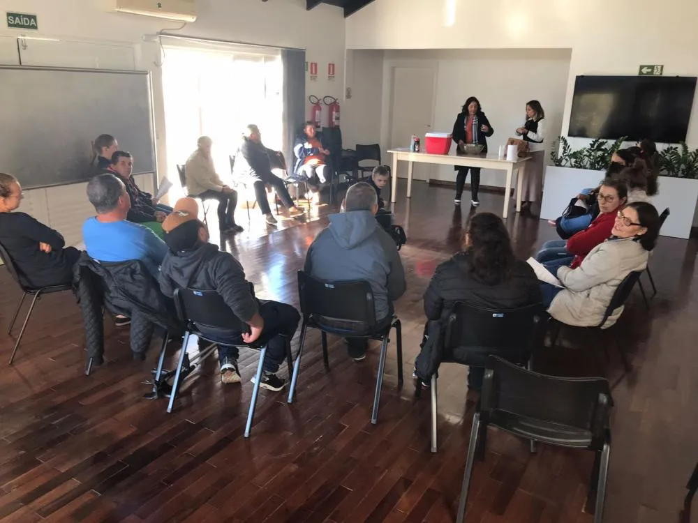 Grupo de PCDs participa de oficinas e confraternização no CRAS de Derrubadas
