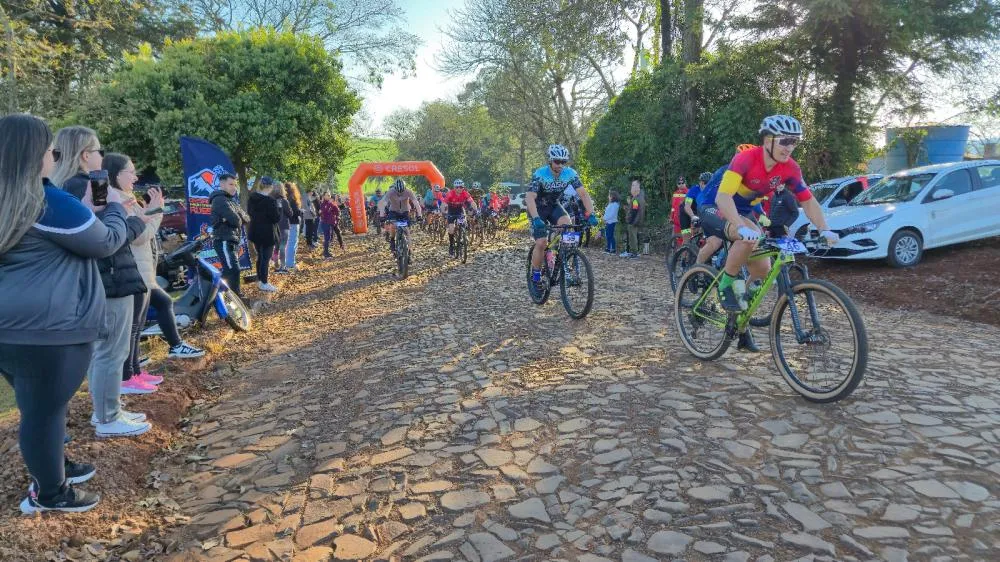 Desafio Pedal Portela reúne ciclistas em percurso pelo interior do município