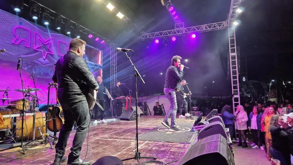 Mais de 2 mil pessoas prestigiam Show Baile dos 70 anos de Tenente Portela