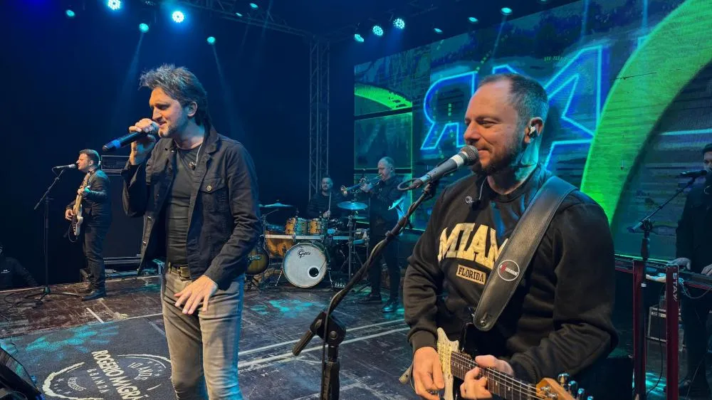 Mais de 2 mil pessoas prestigiam Show Baile dos 70 anos de Tenente Portela