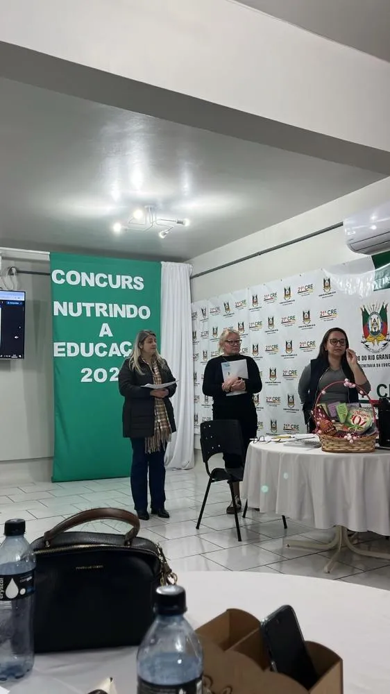 Alfabetiza Tchê e Criança Alfabetizada pautam formação regional da 21ª CRE