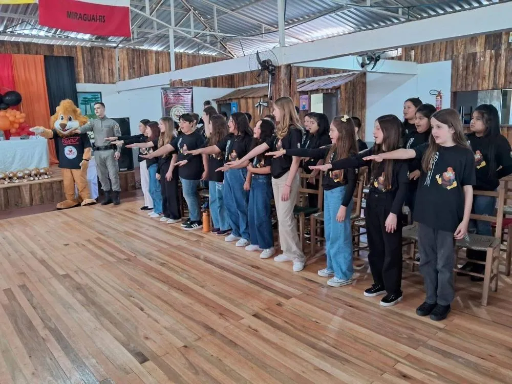 Formatura do PROERD reúne estudantes de escolas municipais e estaduais