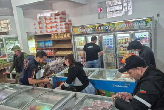 Fiscalização apreende 1 tonelada de produtos impróprios para consumo em Barra do Guarita