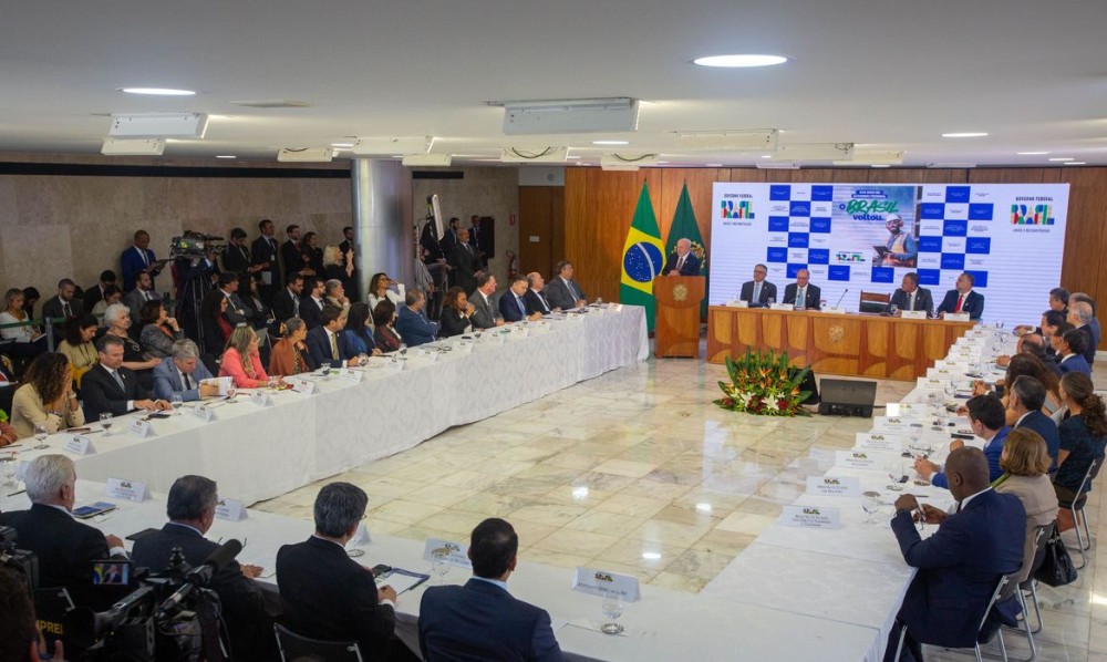 O presidente Luiz Inácio Lula da Silva coordena reunião de balanço dos 100 dias de governo. Todos os ministros participam do encontro. Foto: Fabio Rodrigues-Pozzebom/ Agência Brasil