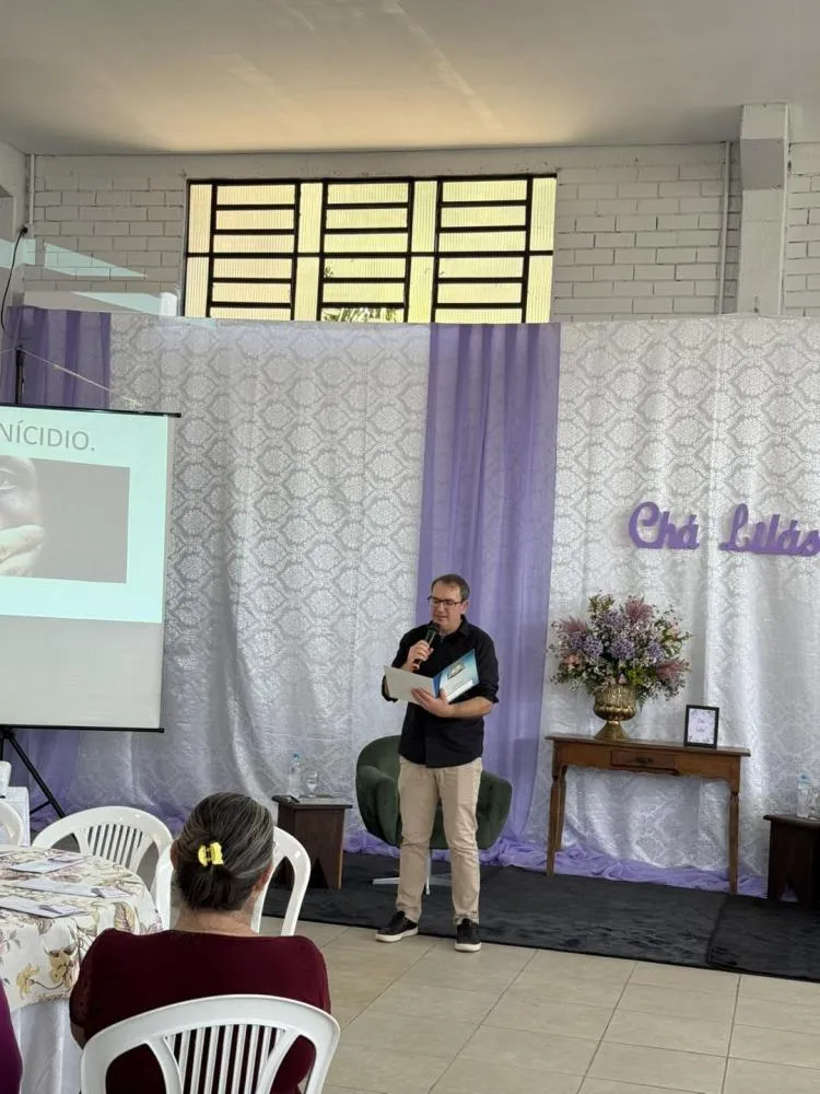 Chá Lilás reúne comunidade para debater prevenção à violência contra a mulher