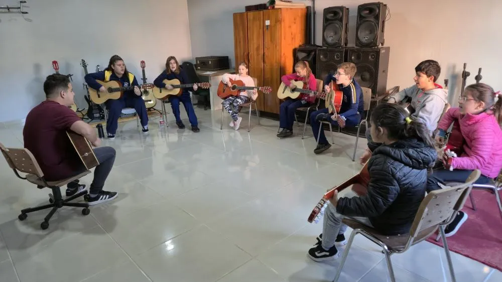 Música impulsiona talentos e fortalece vínculos no CRAS 